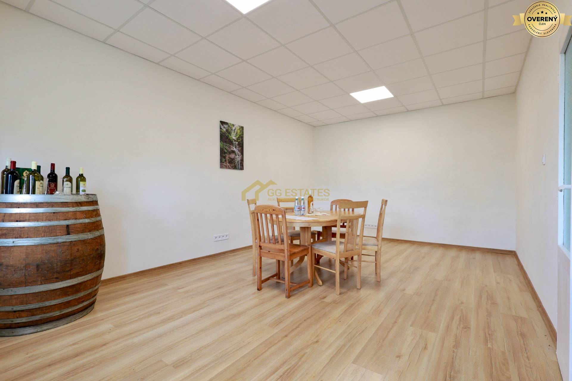 Novozrekonštruované kancelárie a skladové priestory na prenájom