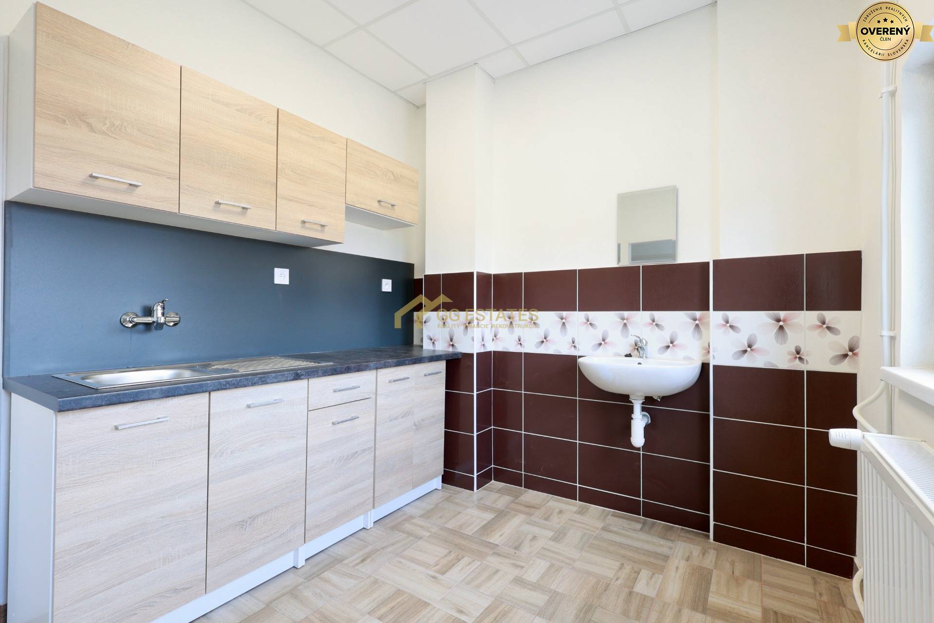 Novozrekonštruované kancelárie a skladové priestory na prenájom