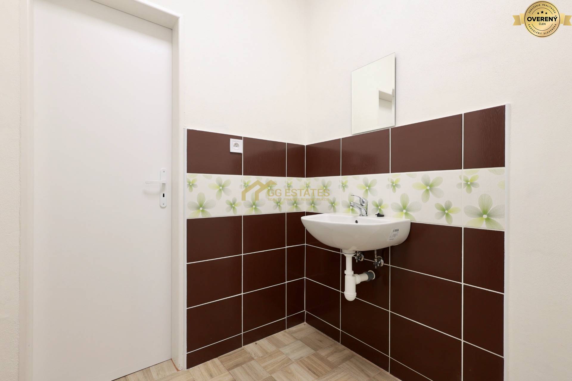 Novozrekonštruované kancelárie a skladové priestory na prenájom