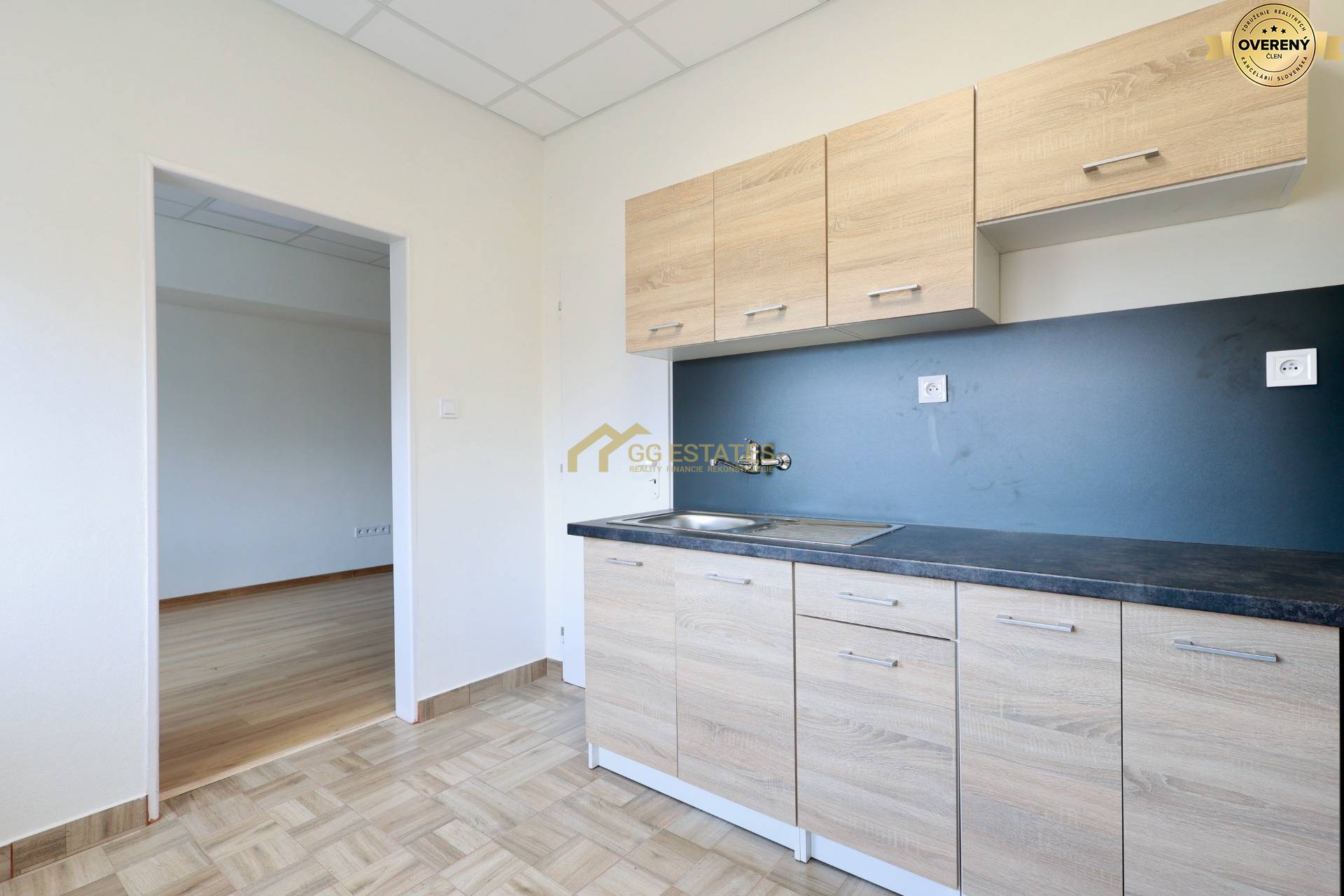 Novozrekonštruované kancelárie a skladové priestory na prenájom