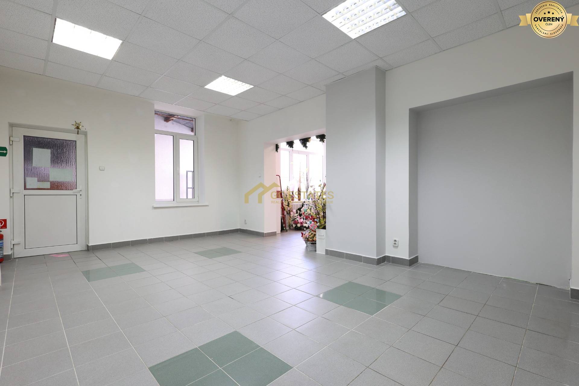 Obchodný priestor v centre Humenného na prenájom